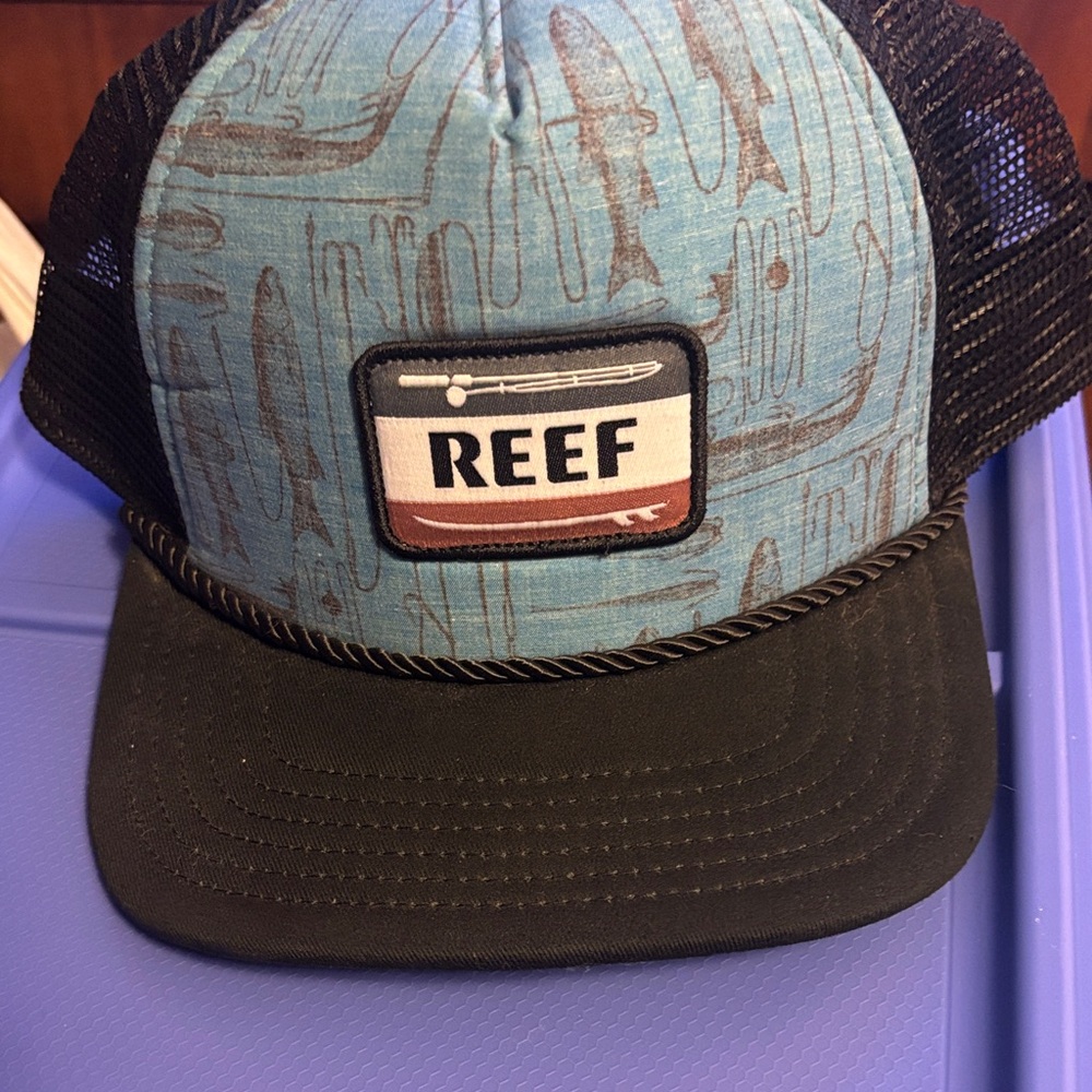Reef Teal and Black Trucker Hat surfer fishing NWOT